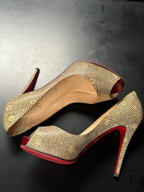 Authentic Christian Louboutin Maggieo Peep-Toe Lizard Signed Christian Louboutin